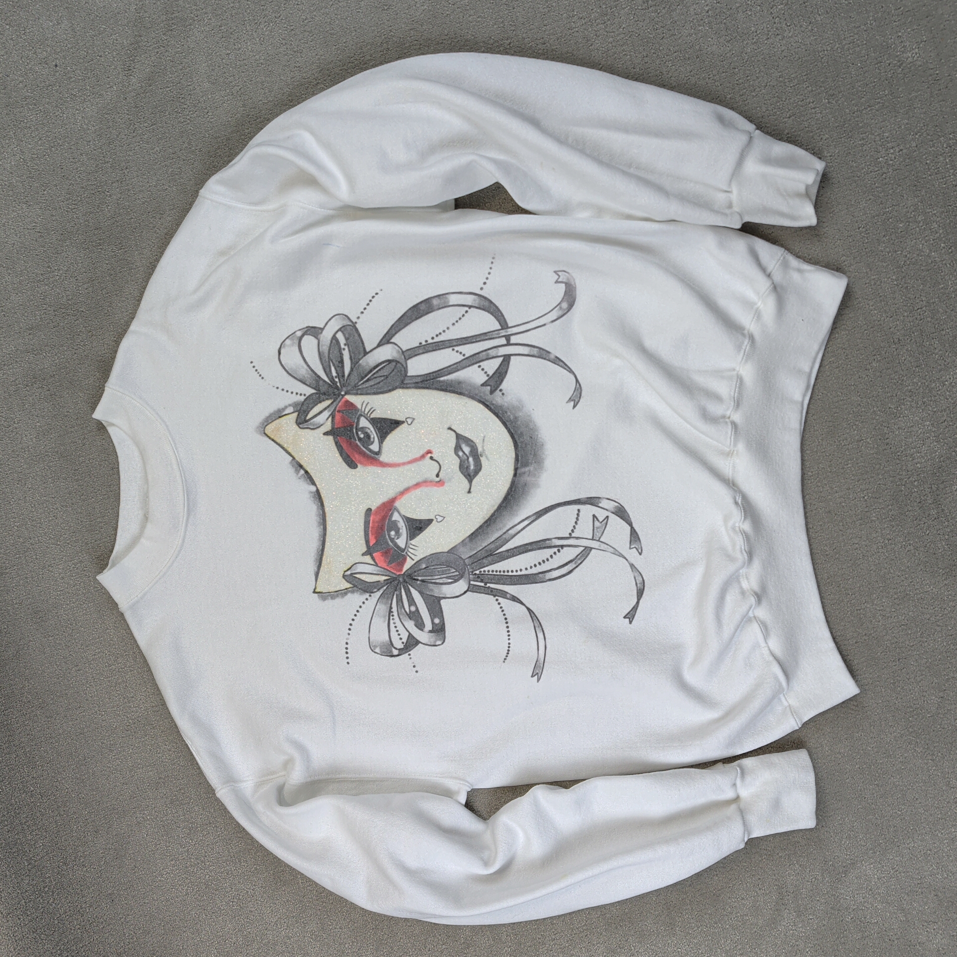 Vintage 80s Women's Graphic Sweatshirt XL White Mask Design Artsy Unique Cotton